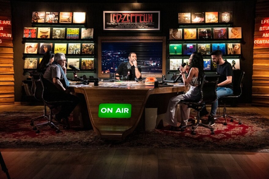 «Ράδιο Αρβύλα»: Η... ηθικολογία τους γύρισε «μπούμερανγκ» - Το σκάνδαλο Παναγιωτόπουλου εκθέτει τον Κανάκη και την παρέα του