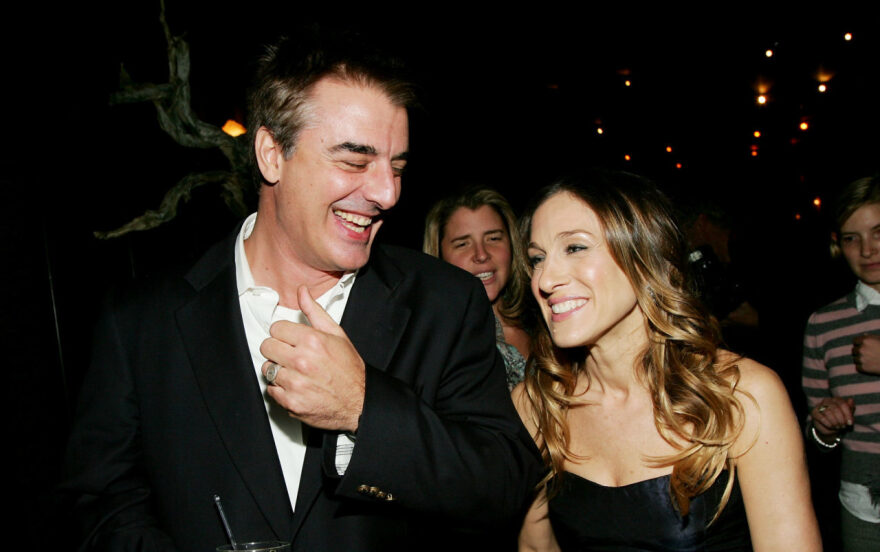 Sex and the City: Καταρρέει η καριέρα και η προσωπική ζωή του Mr. Big μετά τις αποκαλύψεις για τις σεξουαλικές κακοποιήσεις 