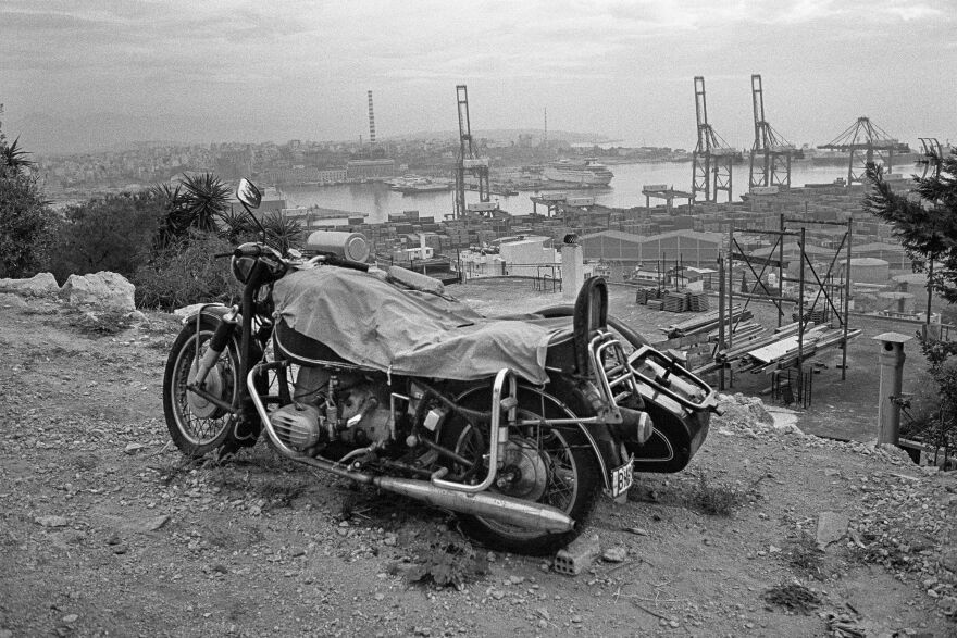 Η Ελλάδα της τελευταίας δεκαετίας μέσα από τον φακό του Παναγιώτη Σωτηρόπουλου στο Μουσείο Μπενάκη