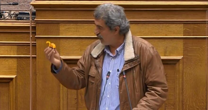 Γεωργιάδης: Η ρελάνς για την πλαστική μπουλντόζα που του είχε χαρίσει ο Πολάκης για το Ελληνικό