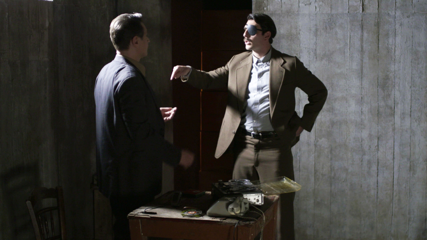 «Άγριες Μέλισσες»: Ο Κυριάκος τους βρίσκει όλους απέναντι του