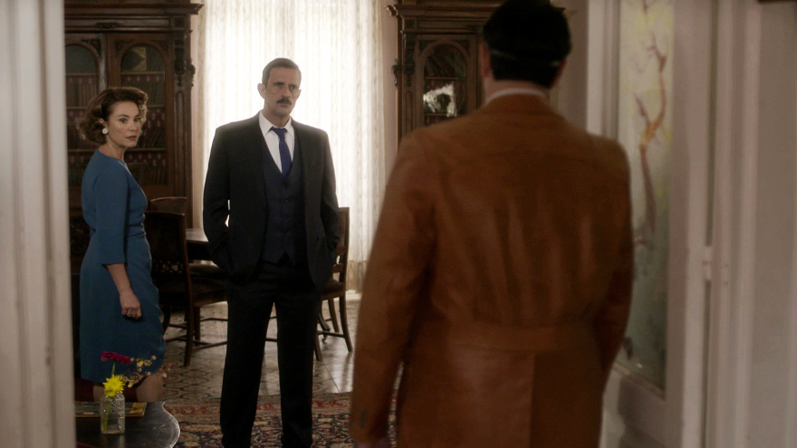 «Άγριες Μέλισσες»: Ο Κυριάκος τους βρίσκει όλους απέναντι του