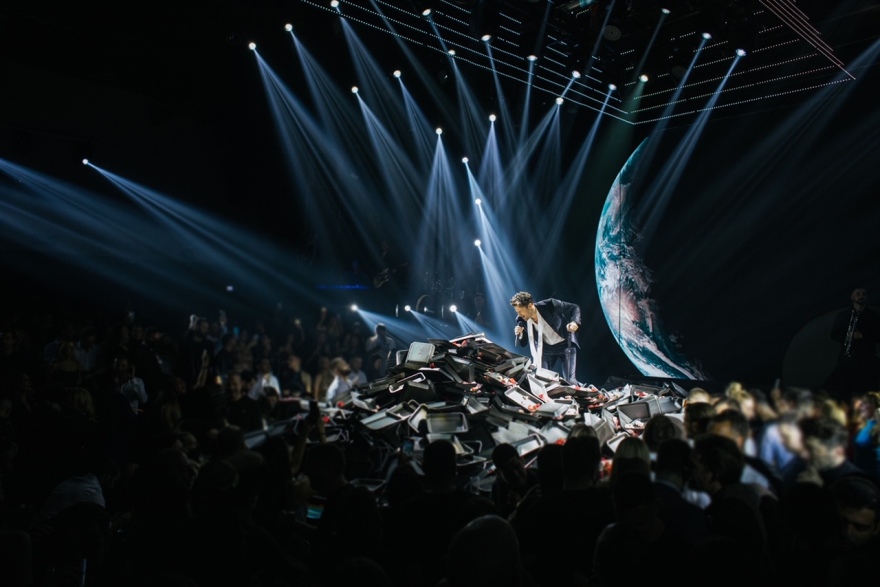 H Αθήνα που... αναστενάζει στις πίστες και οι «μάχες» για τα πρώτα τραπέζια