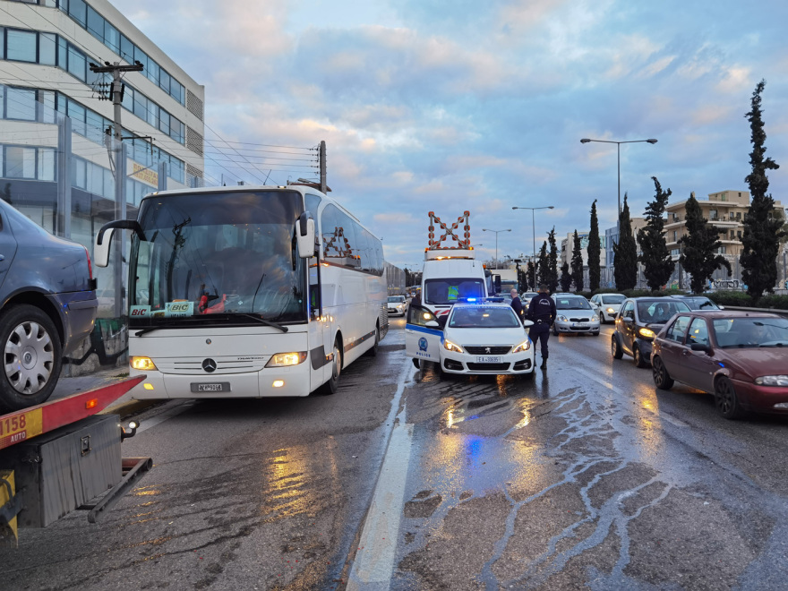 H κίνηση στους δρόμους: Χάος στον Κηφισό μετά από καραμπόλα