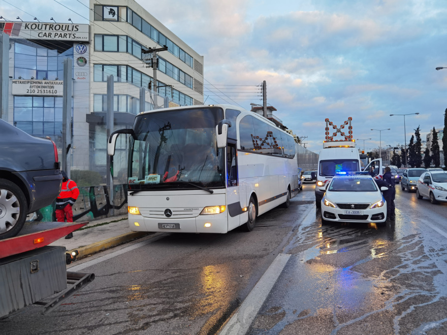 H κίνηση στους δρόμους: Χάος στον Κηφισό μετά από καραμπόλα