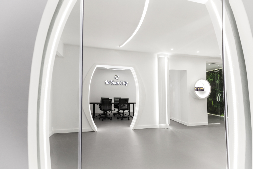 InYourCity – Δείτε το Digital Agency με το «διαστημικό» design στη Βουκουρεστίου
