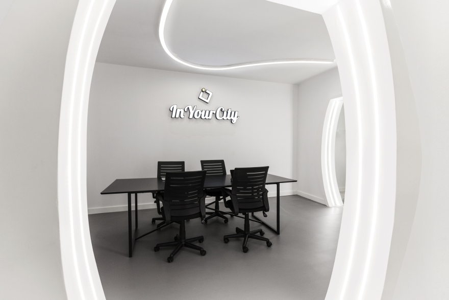 InYourCity – Δείτε το Digital Agency με το «διαστημικό» design στη Βουκουρεστίου