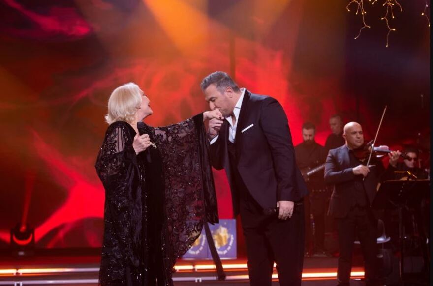 «Από την πρώτη μου συνάντηση με τη Μαρινέλλα θυμάμαι το απίστευτο τρακ που είχα» λέει ο Αντώνης Ρέμος 