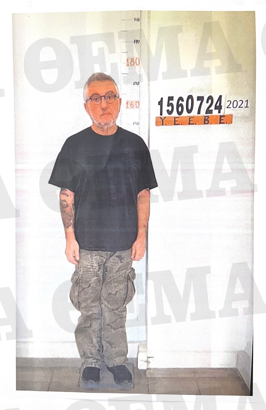Στάθης Παναγιωτόπουλος: Η πρώτη φωτογραφία από τα κρατητήρια - Κατασχέθηκαν ο υπολογιστής και το κινητό του