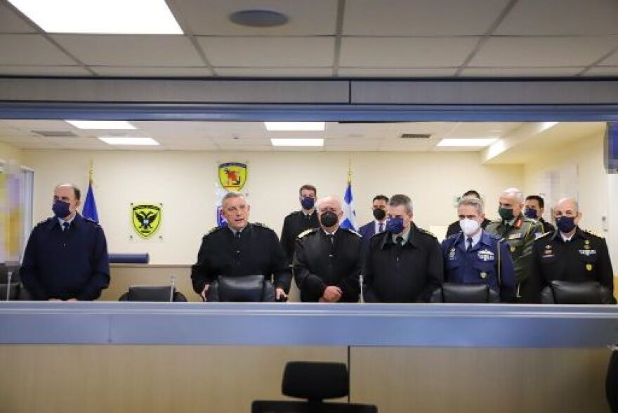 Στο Εθνικό Κέντρο Επιχειρήσεων ο Φλώρος για ανταλλαγή ευχών με τους ένστολους στα επιτηρητικά φυλάκια 