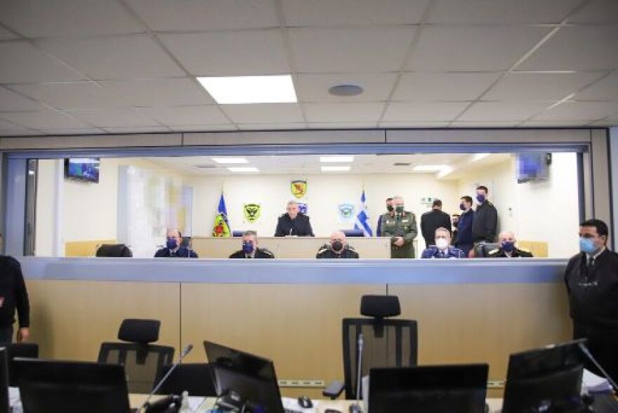 Στο Εθνικό Κέντρο Επιχειρήσεων ο Φλώρος για ανταλλαγή ευχών με τους ένστολους στα επιτηρητικά φυλάκια 