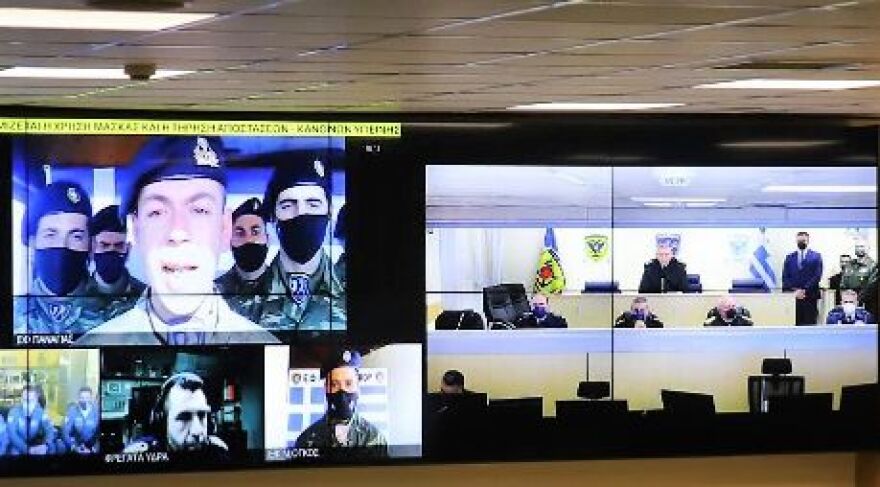 Στο Εθνικό Κέντρο Επιχειρήσεων ο Φλώρος για ανταλλαγή ευχών με τους ένστολους στα επιτηρητικά φυλάκια 