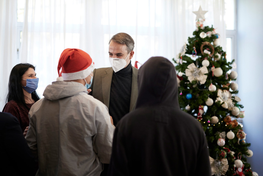 Κυριάκος Μητσοτάκης: Από τα παιδιά της Παιδόπολης «Άγιος Ανδρέας»  άκουσε τα κάλαντα των Χριστουγέννων ο πρωθυπουργός 