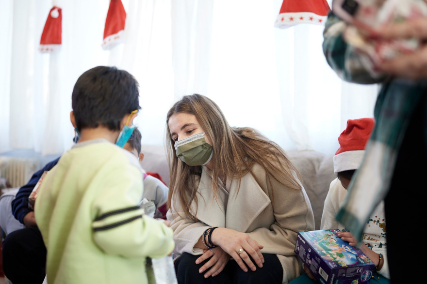 Κυριάκος Μητσοτάκης: Από τα παιδιά της Παιδόπολης «Άγιος Ανδρέας»  άκουσε τα κάλαντα των Χριστουγέννων ο πρωθυπουργός 