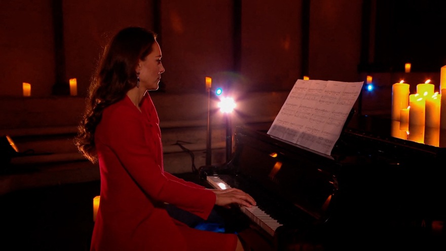 Παραληρούν στη Βρετανία με το πιάνο της  Κέιτ Μίντλετον: «Είναι σαν την Νταϊάνα»