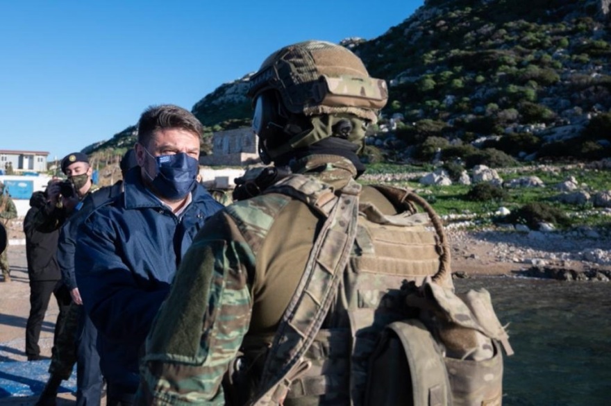 Ο Χαρδαλιάς απαντά στον Ακάρ από το Καστελόριζο: «Είμαστε έτοιμοι όποτε χρειαστεί»