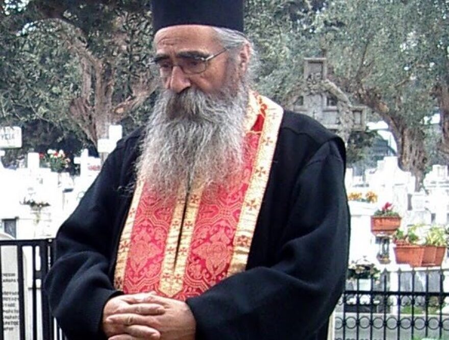 Τραγωδία σε οικογένεια ιερέων στην Πάτρα – Πέθαναν ανεμβολίαστοι και ο πατέρας και ο γιος