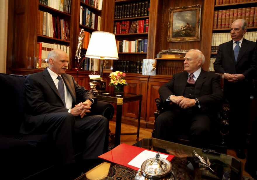 Απεβίωσε ο Κάρολος Παπούλιας	