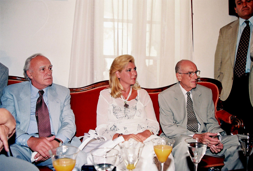 Κάρολος Παπούλιας: Η μεγάλη διαδρομή του Προέδρου που οι «Αγανακτισμένοι» αποκάλεσαν «προδότη»