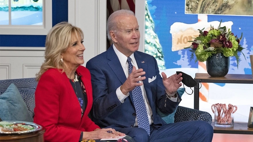 «Δεν το μετανιώνω» λέει ο Αμερικανός αντιεμβολιαστής που έβρισε στον αέρα τον Αμερικανό πρόεδρο Μπάιντεν