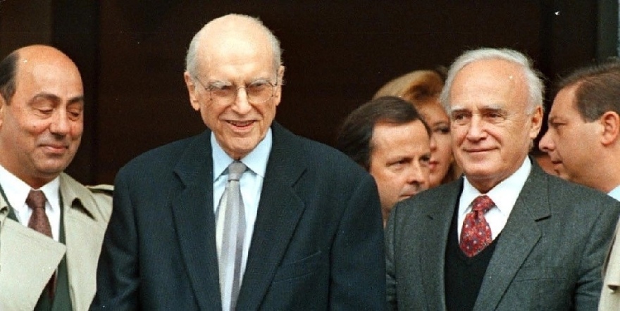 Απεβίωσε ο Κάρολος Παπούλιας	