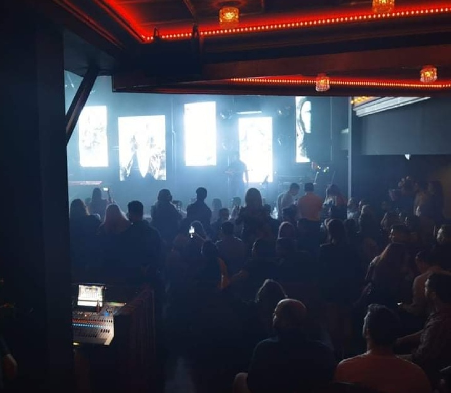 Νυχτερινά κέντρα: Την ώρα του Ελέγχου στο Γκάζι κρύβονταν στο... πατάρι γιατί είχαν πλαστά πιστοποιητικά