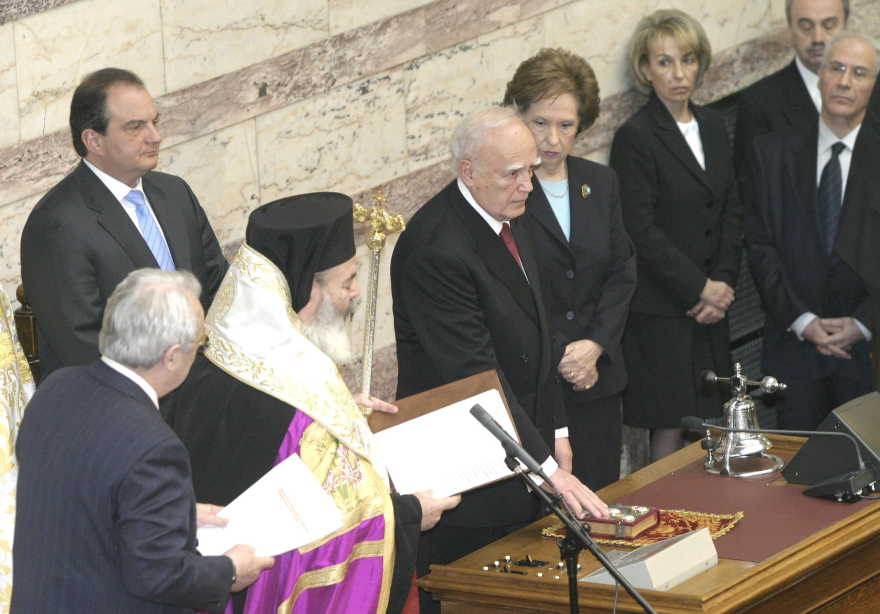 Κάρολος Παπούλιας: Την Τετάρτη το ύστατο χαίρε στον πολιτικό που ήθελε να θυμόμαστε ότι «έπραξε το καθήκον του»