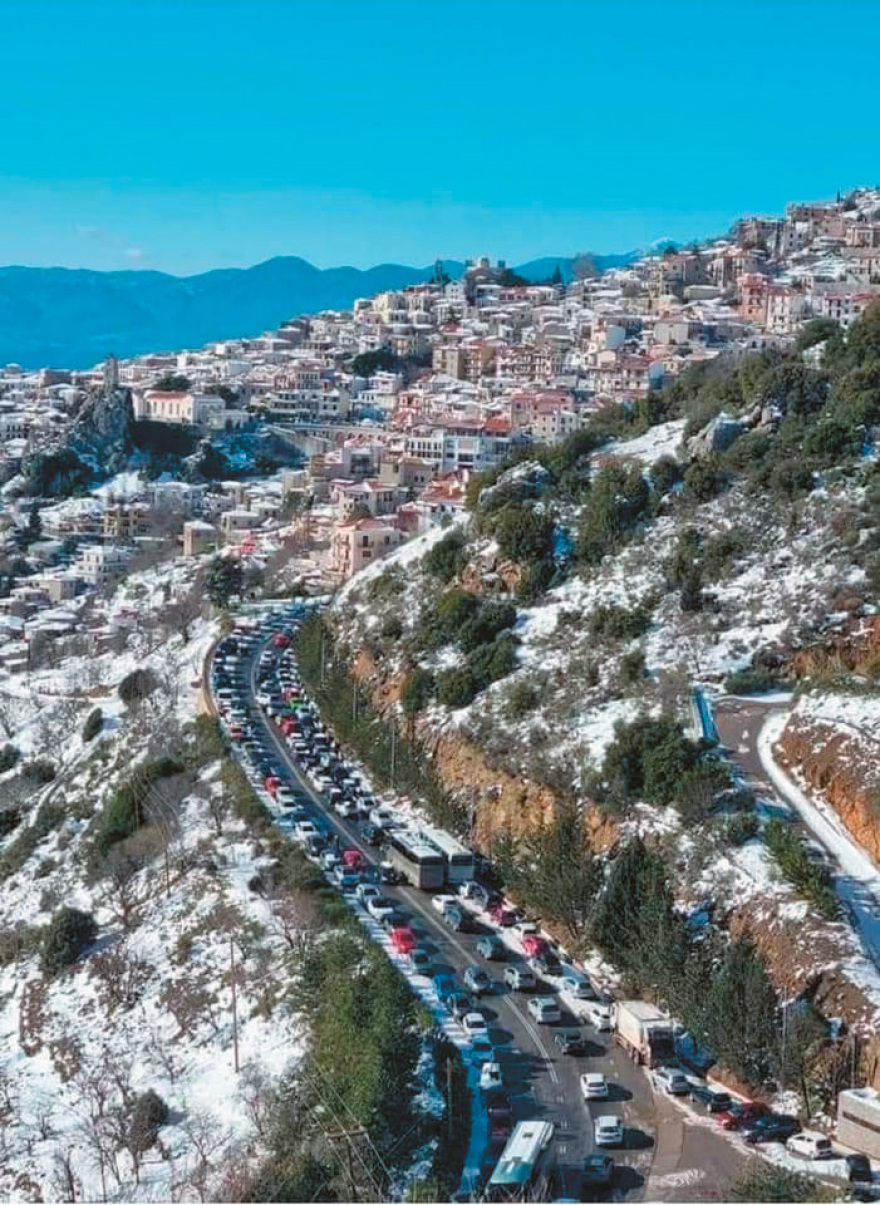 Ρεβεγιόν με €140 το άτομο στην Αράχωβα και €100 για δυο ξαπλώστρες στο... χιόνι