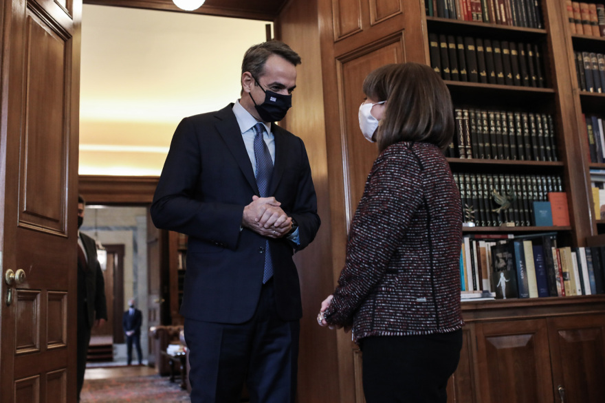 Μητσοτάκης: Οι ειδικοί θα καθορίσουν τον χρόνο και τα μέτρα για να φρενάρουμε την «Όμικρον»