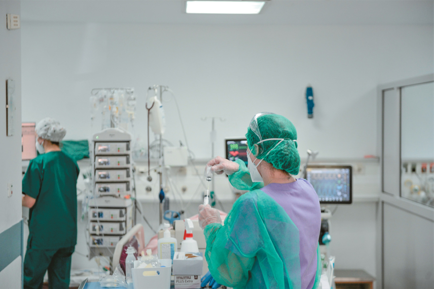 Σήμερα οι ανακοινώσεις Πλεύρη για τα νέα μέτρα