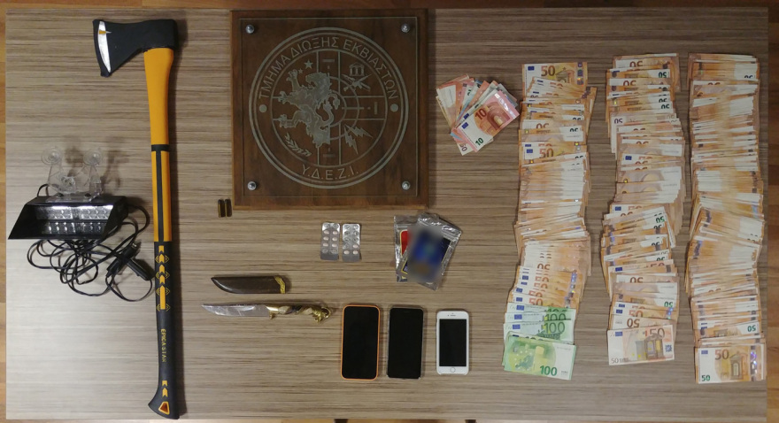 Συνελήφθη ο τράπερ Light μετά το βίντεο με τα όπλα - Τι βρέθηκε στην κατοχή του 