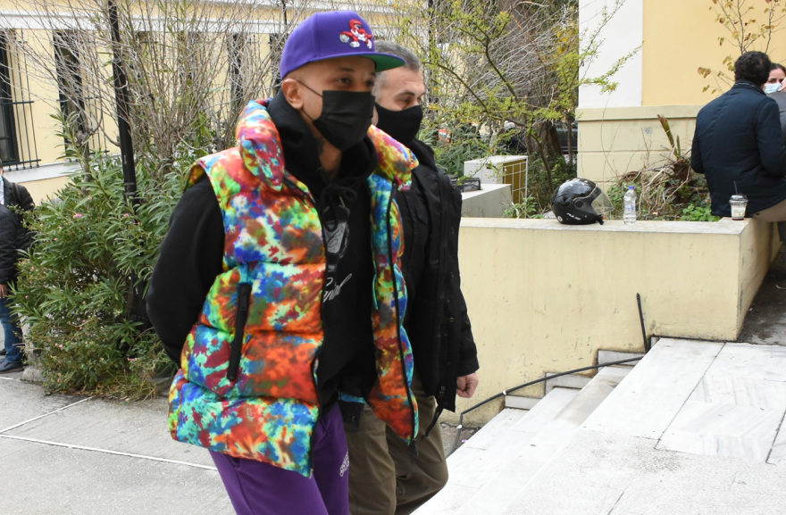 Συνελήφθη ο τράπερ Light μετά το βίντεο με τα όπλα - Τι βρέθηκε στην κατοχή του 