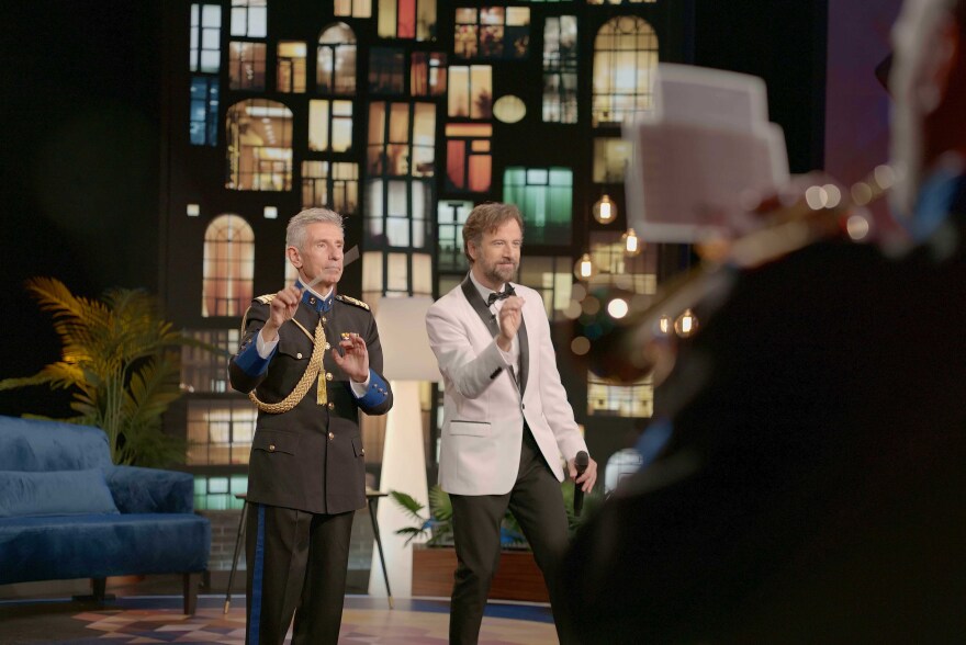 Το «παρεάκι» του Κωστή Μαραβέγια έρχεται στην εκπομπή «Δυνατά» για μία αξέχαστη Παραμονή Πρωτοχρονιάς