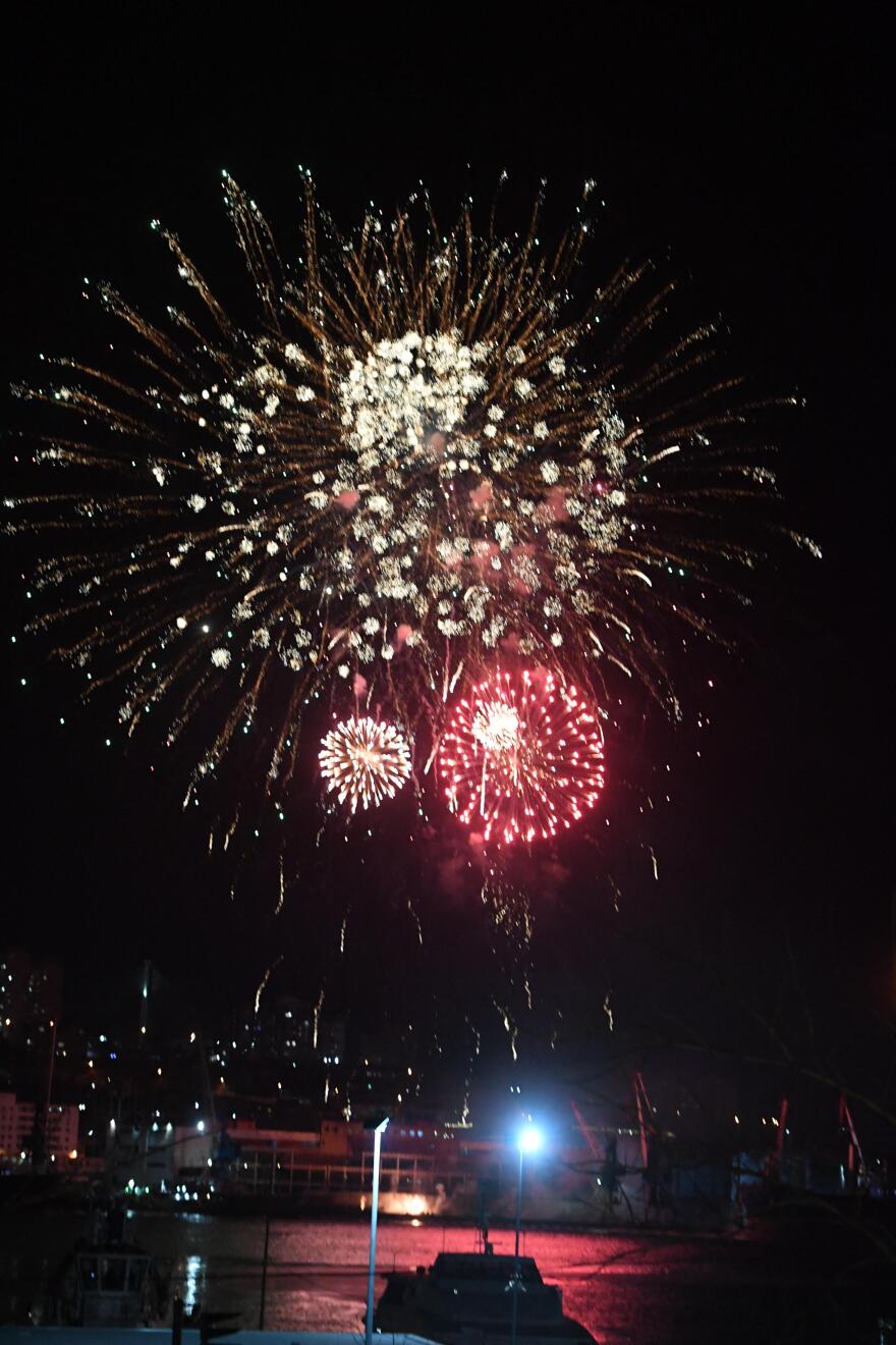 Καλώς ήρθες 2022... Ο πλανήτης γιόρτασε ένα ακόμη «ιδιαίτερο» New Year's Eve στη σκιά της πανδημίας