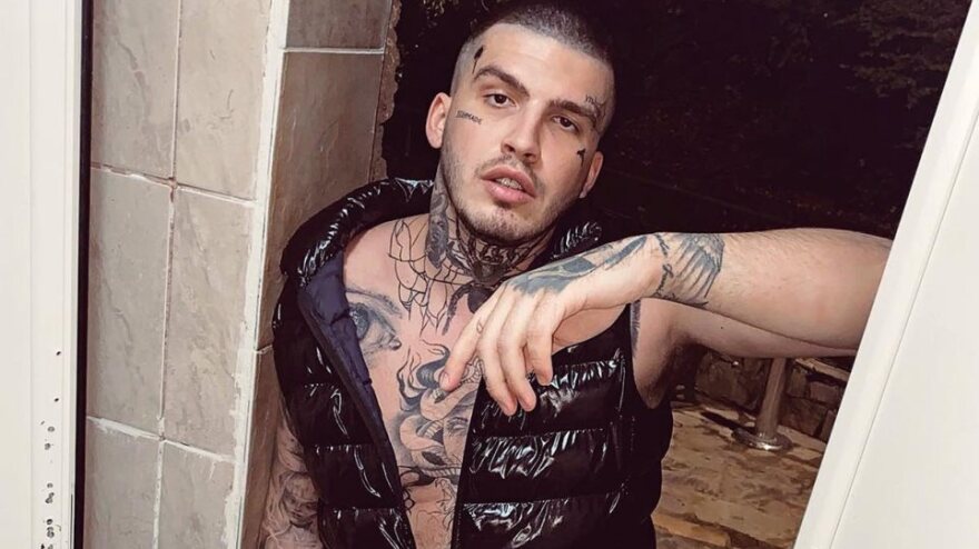 Lamanif στο protothema.gr:  Όταν με ξεφτίλισαν στο ίντερνετ έχασα τη γη κάτω από τα πόδια μου, σάλταρα