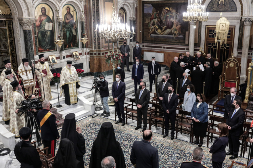 Η Σακελλαροπούλου στην πρωτοχρονιάτικη δοξολογία της Μητρόπολης Αθηνών