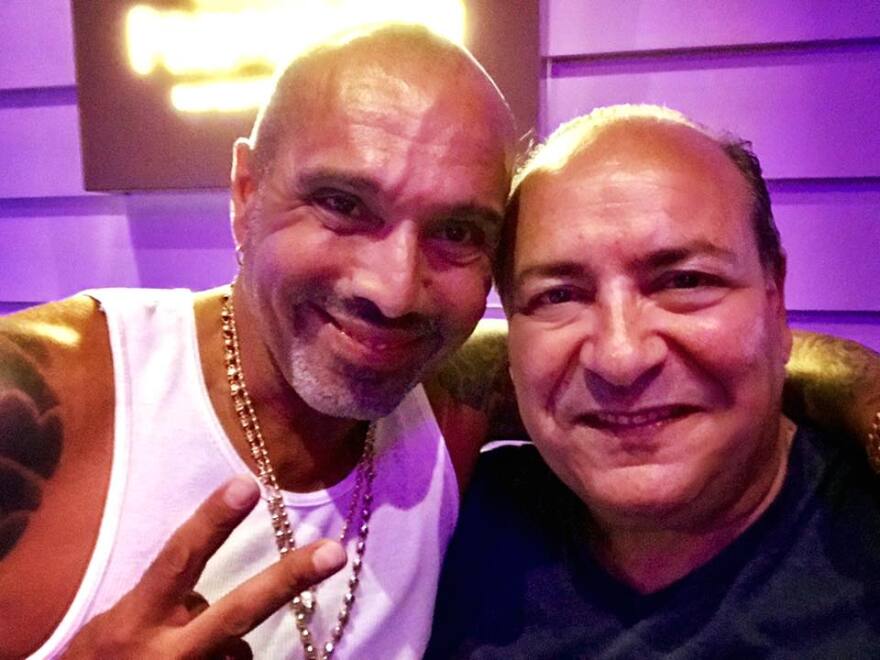 Easy Coutiel: Ο «μετρ» της χορευτικής μουσικής που νίκησε τον κορωνοϊό - Το «Πειρατικό» του  Euro 2004 και το «Πουλάκι Τσίου»