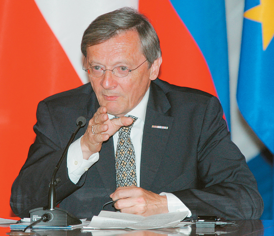 Ο Πούτιν προσλαμβάνει ως  υπαλλήλους πρώην πολιτικούς ηγέτες της Ευρώπης