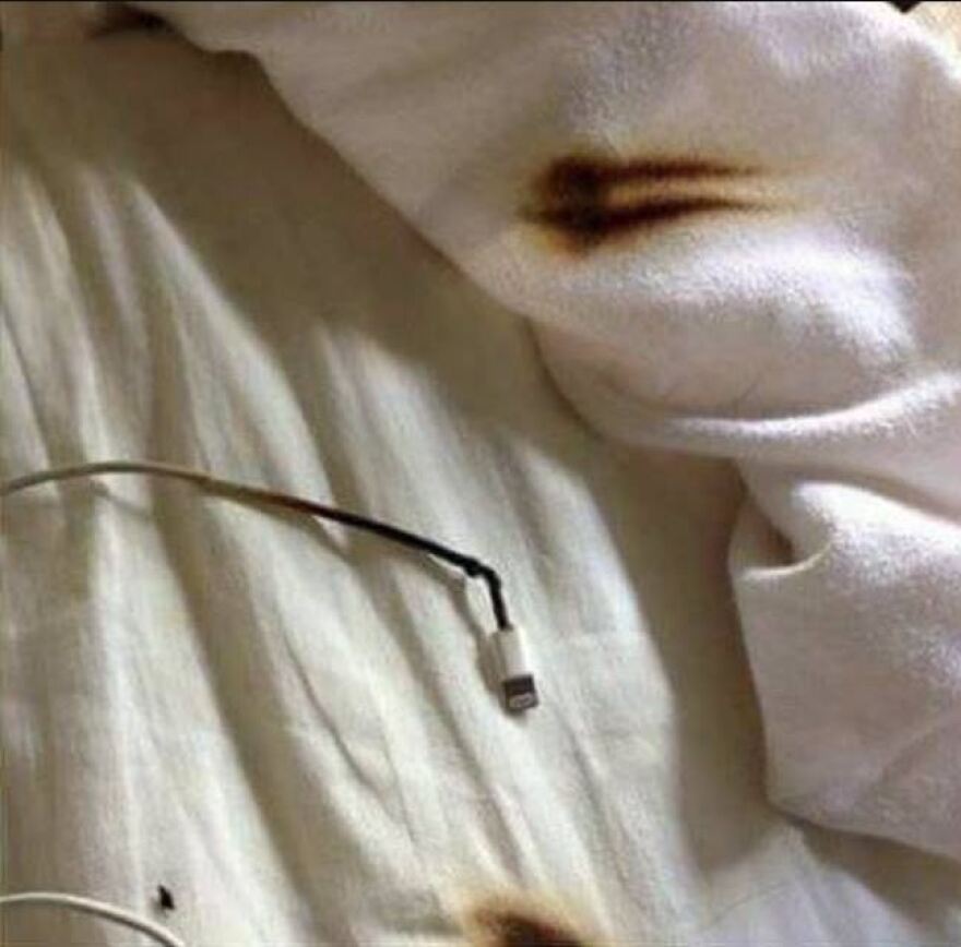 Να γιατί δεν πρέπει να φορτίζουμε το κινητό στο κρεβάτι!