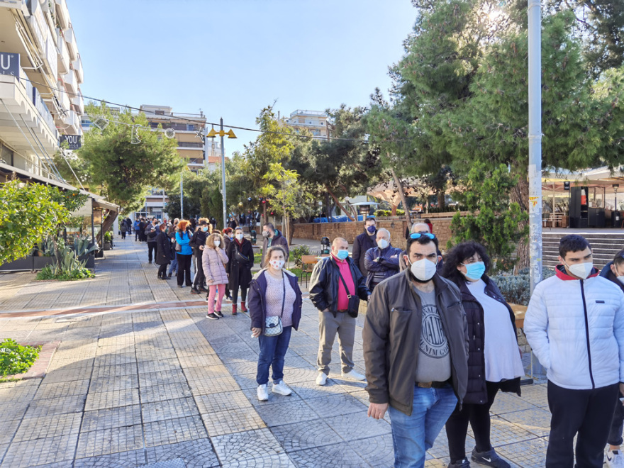 Rapid test - ΕΟΔΥ: Τεράστιες ουρές και σήμερα για δωρεάν έλεγχο - Δείτε φωτογραφίες και βίντεο