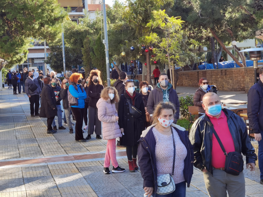 Rapid test - ΕΟΔΥ: Τεράστιες ουρές και σήμερα για δωρεάν έλεγχο - Δείτε φωτογραφίες και βίντεο