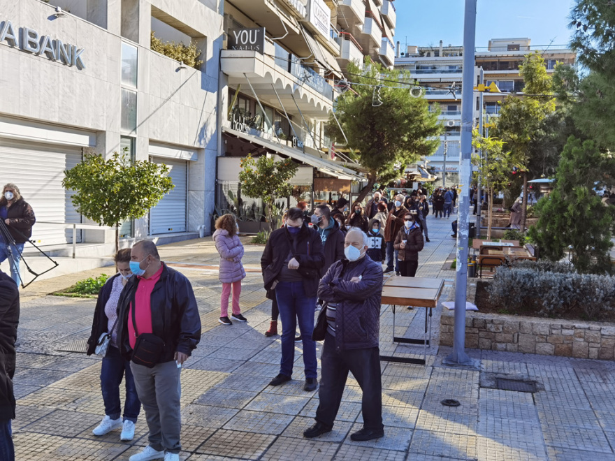 Rapid test - ΕΟΔΥ: Τεράστιες ουρές και σήμερα για δωρεάν έλεγχο - Δείτε φωτογραφίες και βίντεο