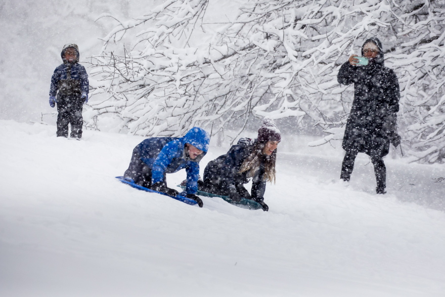 Xειμερινή καταιγίδα παρέλυσε την ανατολική ακτή των ΗΠΑ - Πάνω από μισό εκατομμύριο νοικοκυριά χωρίς ρεύμα 