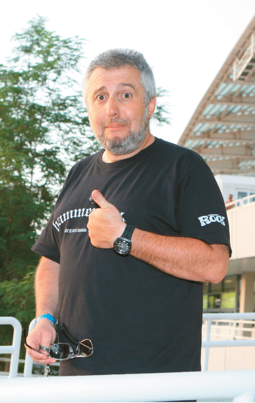 Revenge porn: Η ιστορία του παντρεμένου και της 20χρονης baby sitter