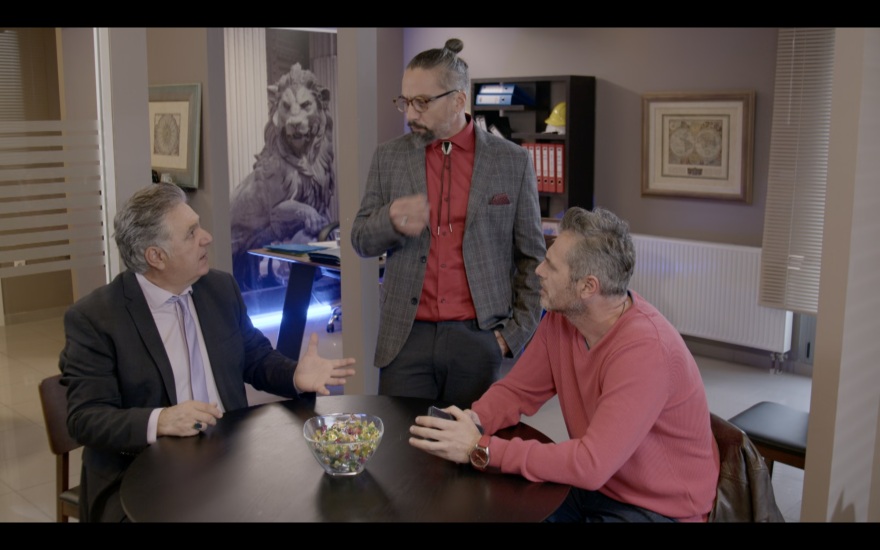 «Άσε μας ρε μαμά»: Η Ρωξάνη δέχεται μία αναπάντεχη πρόταση από την Έλλη