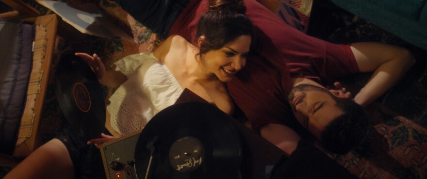 «...Για πάντα»: Μια ιστορία αγάπης ανάμεσα σε δύο διαφορετικούς κόσμους σε Α' προβολή στον Alpha