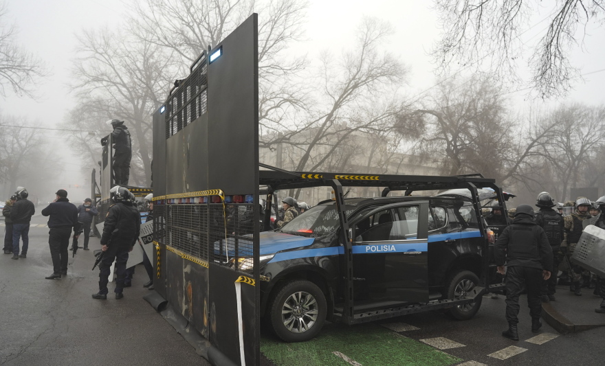 Νύχτα χάους στο Καζακστάν - Μάχες με νεκρούς και τραυματίες στους δρόμους του Αλμάτι - Δείτε βίντεο