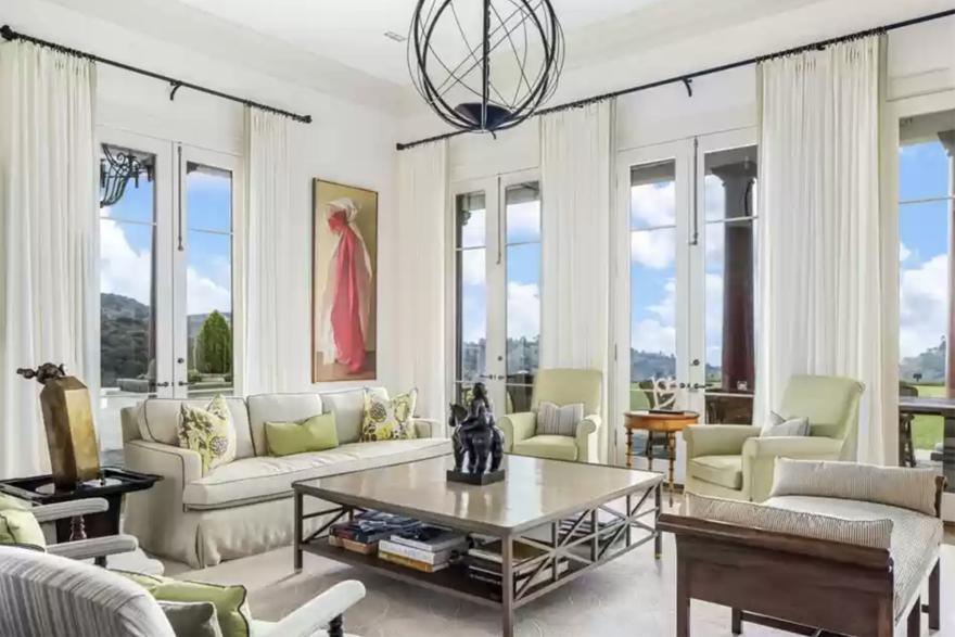 «Κοψοχρονιά» αγόρασε η Adele τη βίλα του Σιλβέστερ Σταλόνε στο Μπέβερλι Χιλς