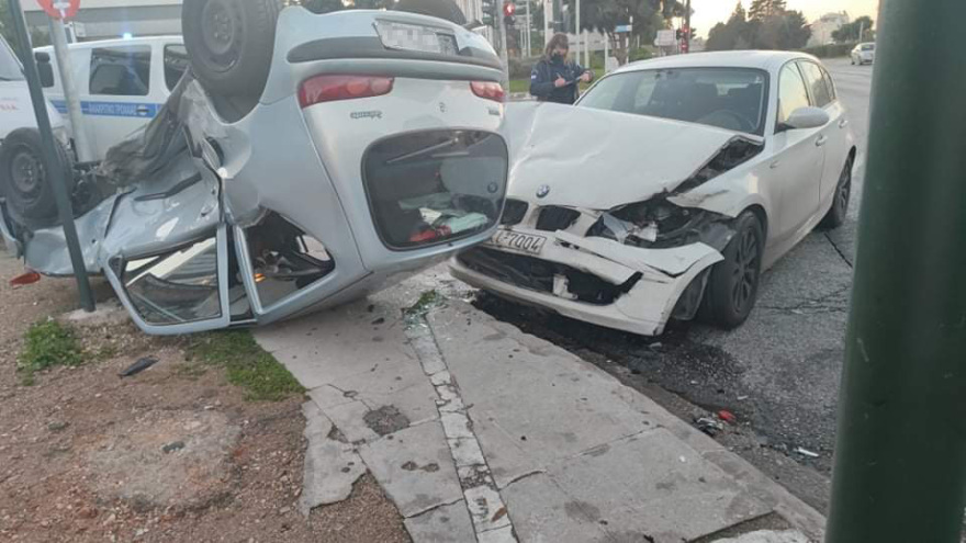 Σοβαρό τροχαίο στη λεωφόρο Αλίμου