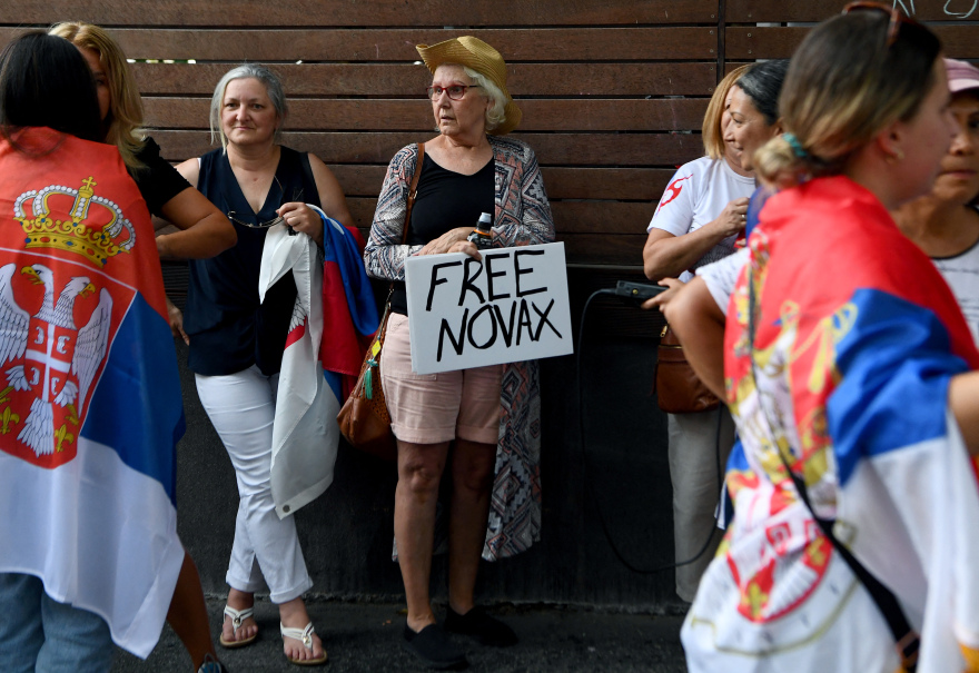 Υπό περιορισμό σε ξενοδοχείο ο Τζόκοβιτς μέχρι τη Δευτέρα που θα εκδικαστεί η έφεσή του για τη βίζα